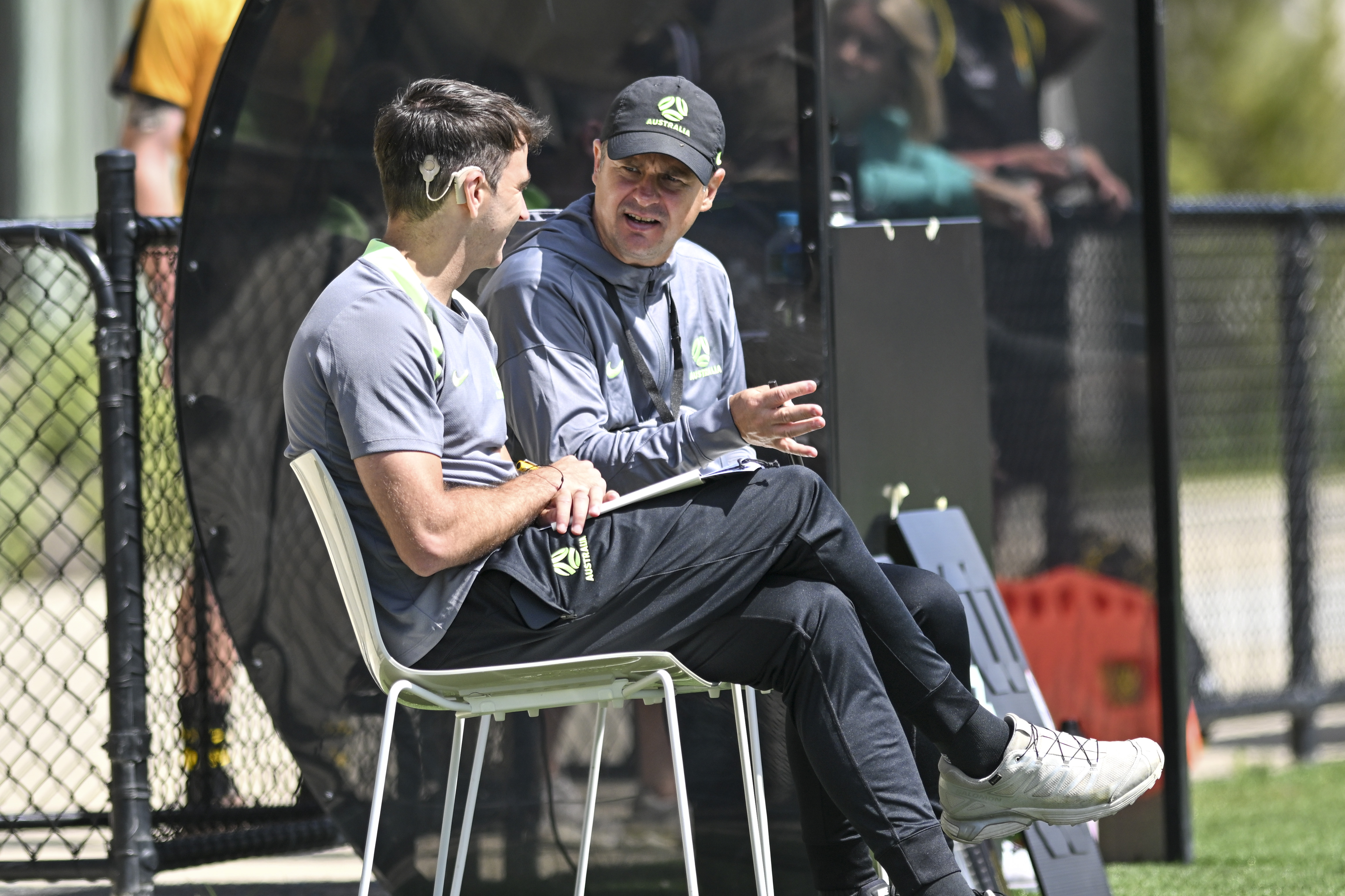 Kai Lammert discussing the match with Tim Palmer