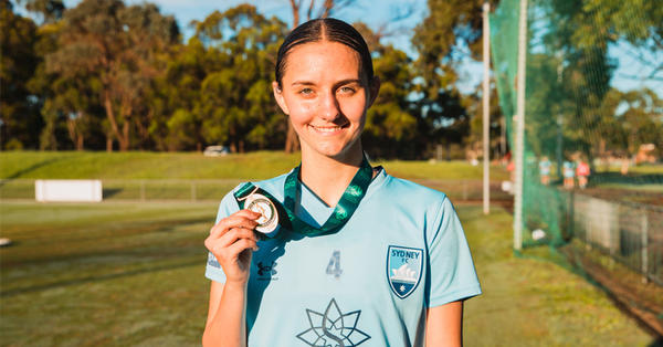 Jessika Nash receives Collette McCallum Medal