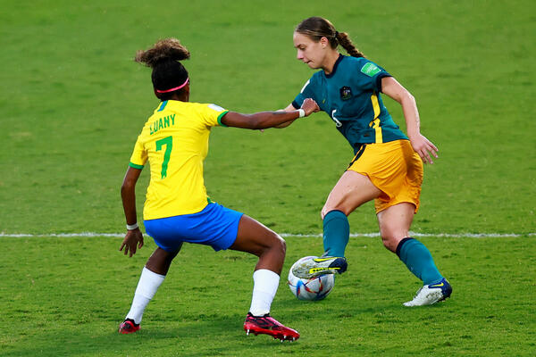 Jamilla Rankin of Australia fights for the ball with Luany of Brazil during the FIFA U-20 Women's World Cup Costa Rica 2022 group A match between Brazil and Australia at Alejandro Morera Soto on August 13, 2022 in Alajuela, Costa Rica. (Photo by Buda Mendes - FIFA/FIFA via Getty Images)