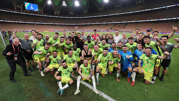 16x9-WCQ-Team.jpg