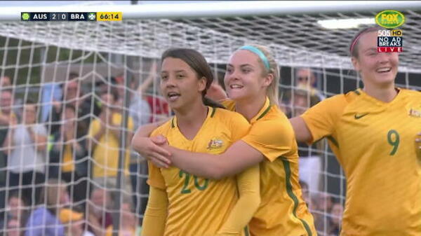 Kerr doubles Australia's advantage