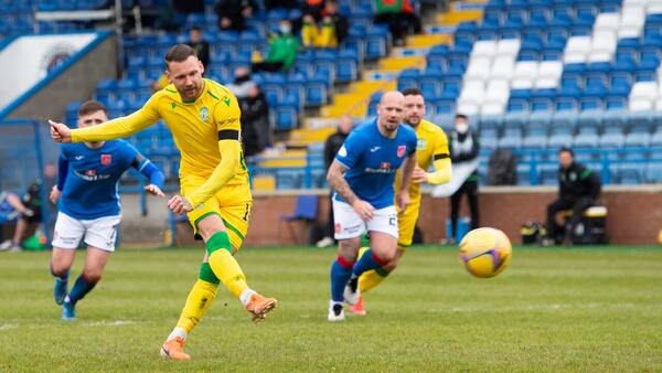 Aussies Abroad: Boyle brace sees Hibs through to quarter-final
