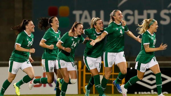 GOAL: Quinn - Another set-piece put away by Ireland
