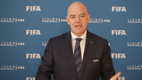 FIFA President, Gianni Infantino, congratulates Football Australia