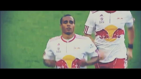 Jets sign Brazilian midfielder
