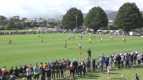 Phoenix recruits shine in friendly win