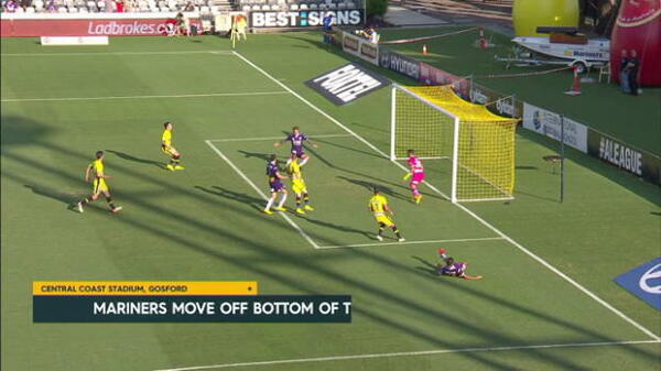 Mariners edge Glory in Gosford