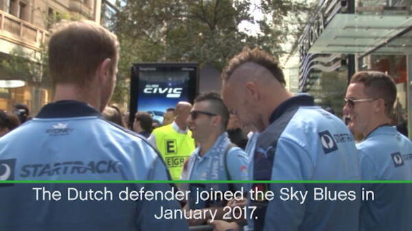 Dutch defender re-signs with Sydney FC