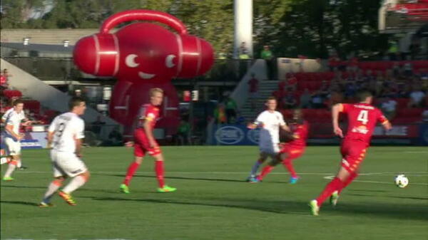 Roar down Reds in five-goal thriller 