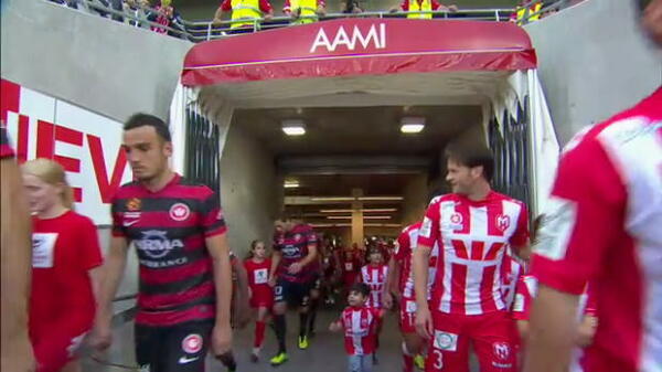 Kewell walks out to heroes welcome