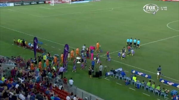 Jets v Roar first half highlights