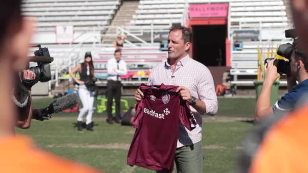 Queensland legend addresses Roar squad