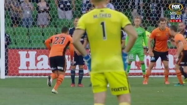 Roar midfielder's incredible free-kick